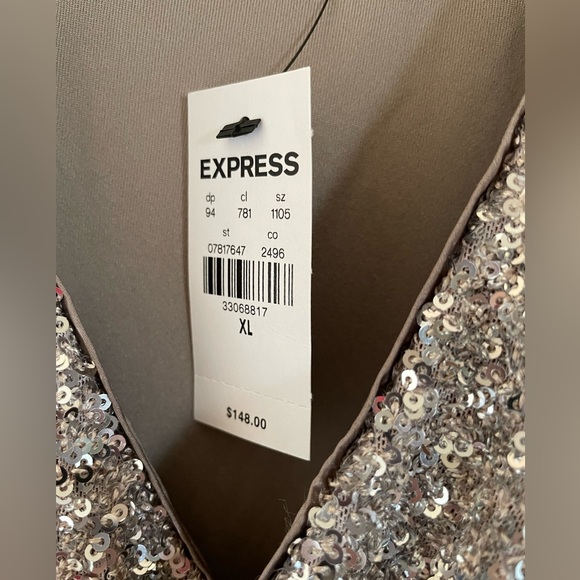 Sequin V-neck Cocktail Dress 🤩 - Picture 5 of 8